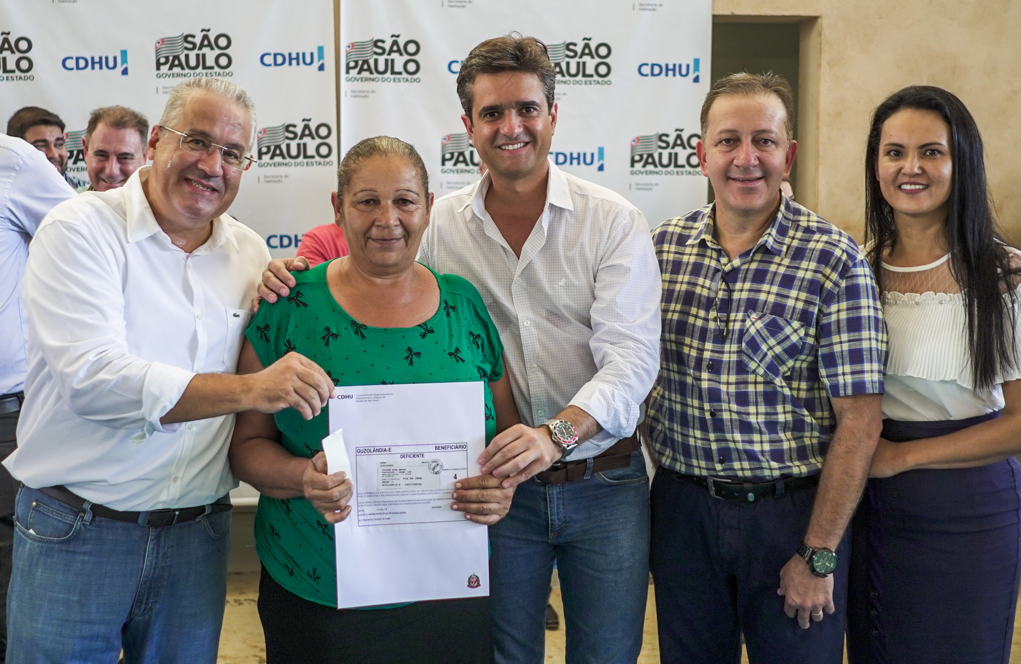 CDHU sorteia 55 casas em parceria com a Caixa para famílias de Guzolândia CDHU sorteia 55 casas em parceria com a Caixa para famílias de Guzolândia