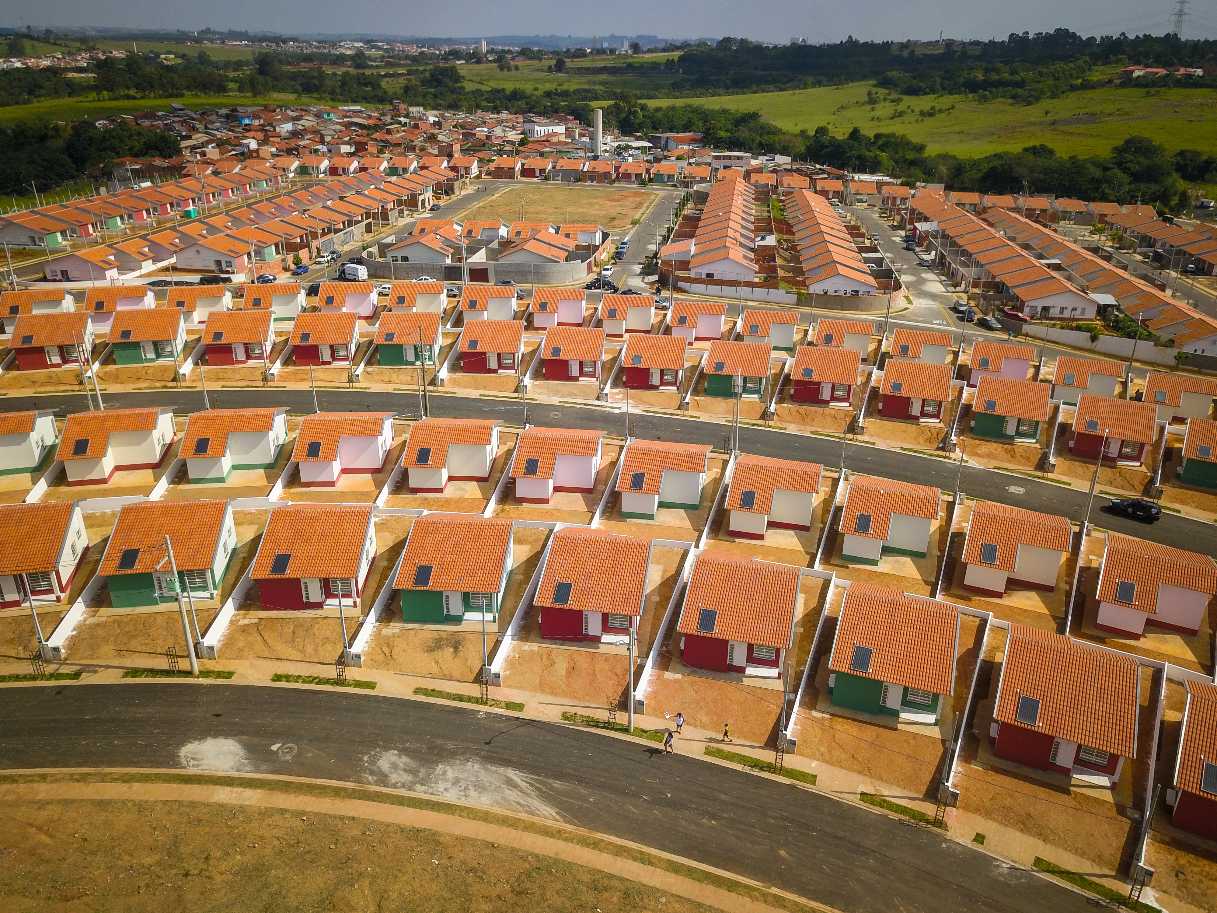118 casas da CDHU são entregues em Capivari 118 casas da CDHU são entregues em Capivari