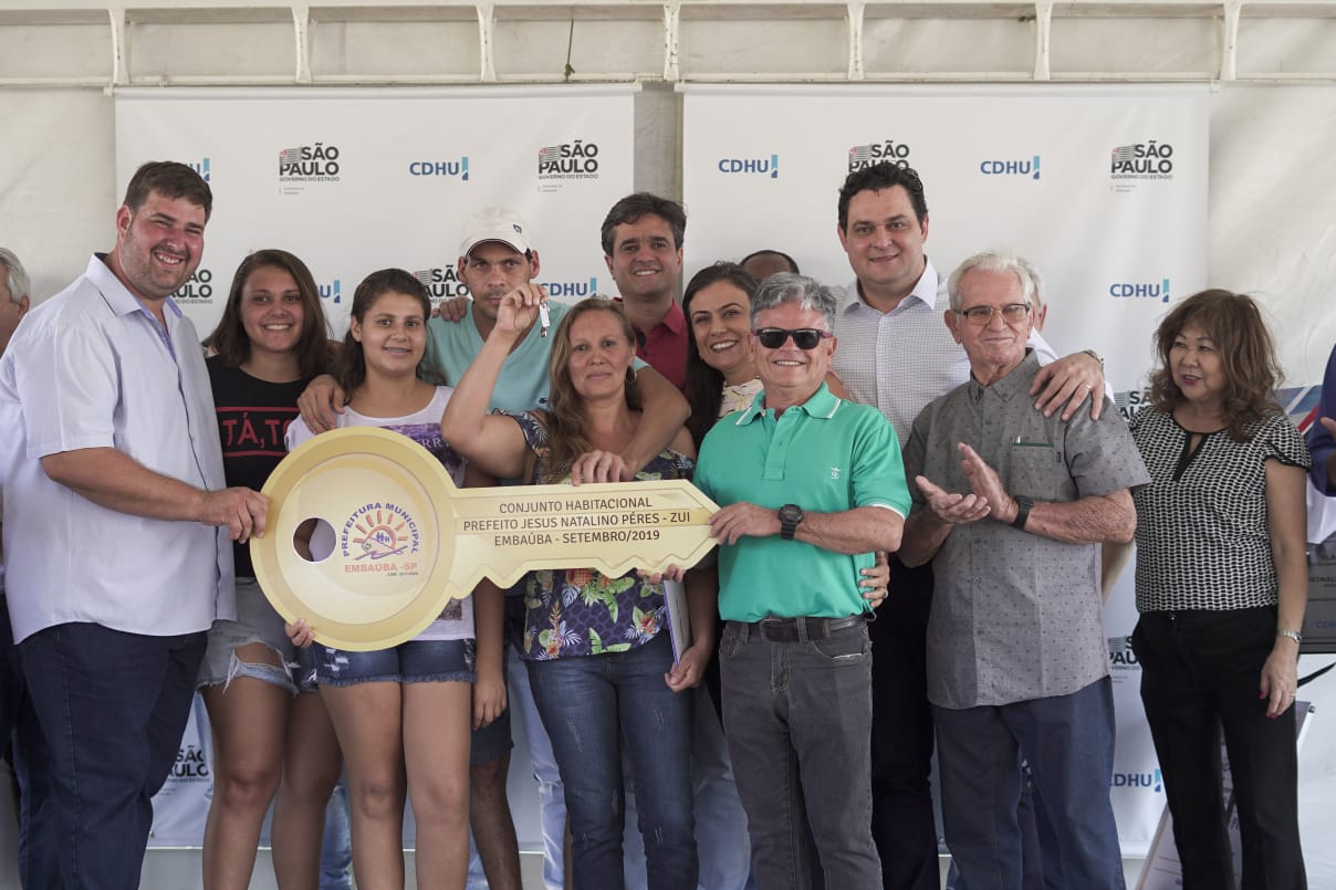 CDHU entrega 49 casas para famílias de Embaúba, região de Barretos CDHU entrega 49 casas para famílias de Embaúba, região de Barretos