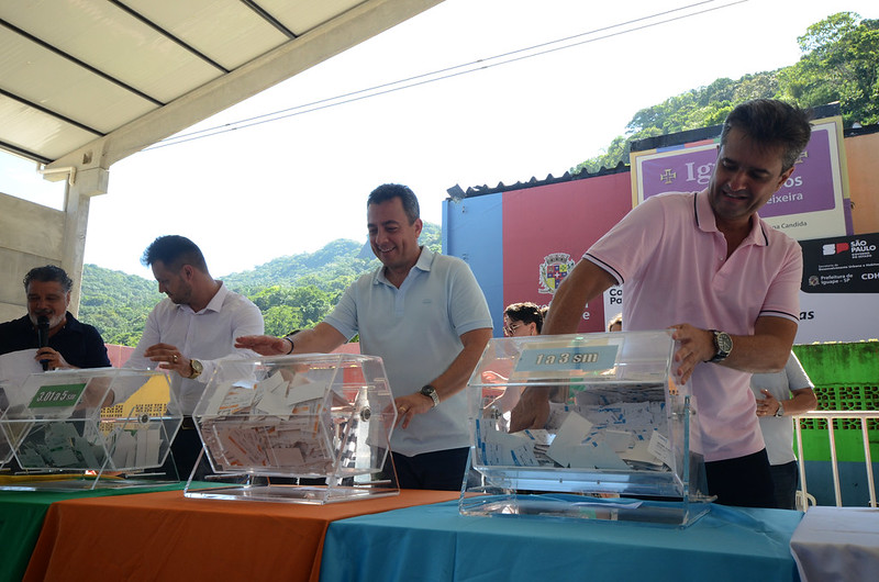 CDHU sorteia 128 famílias que receberão casas em Iguape