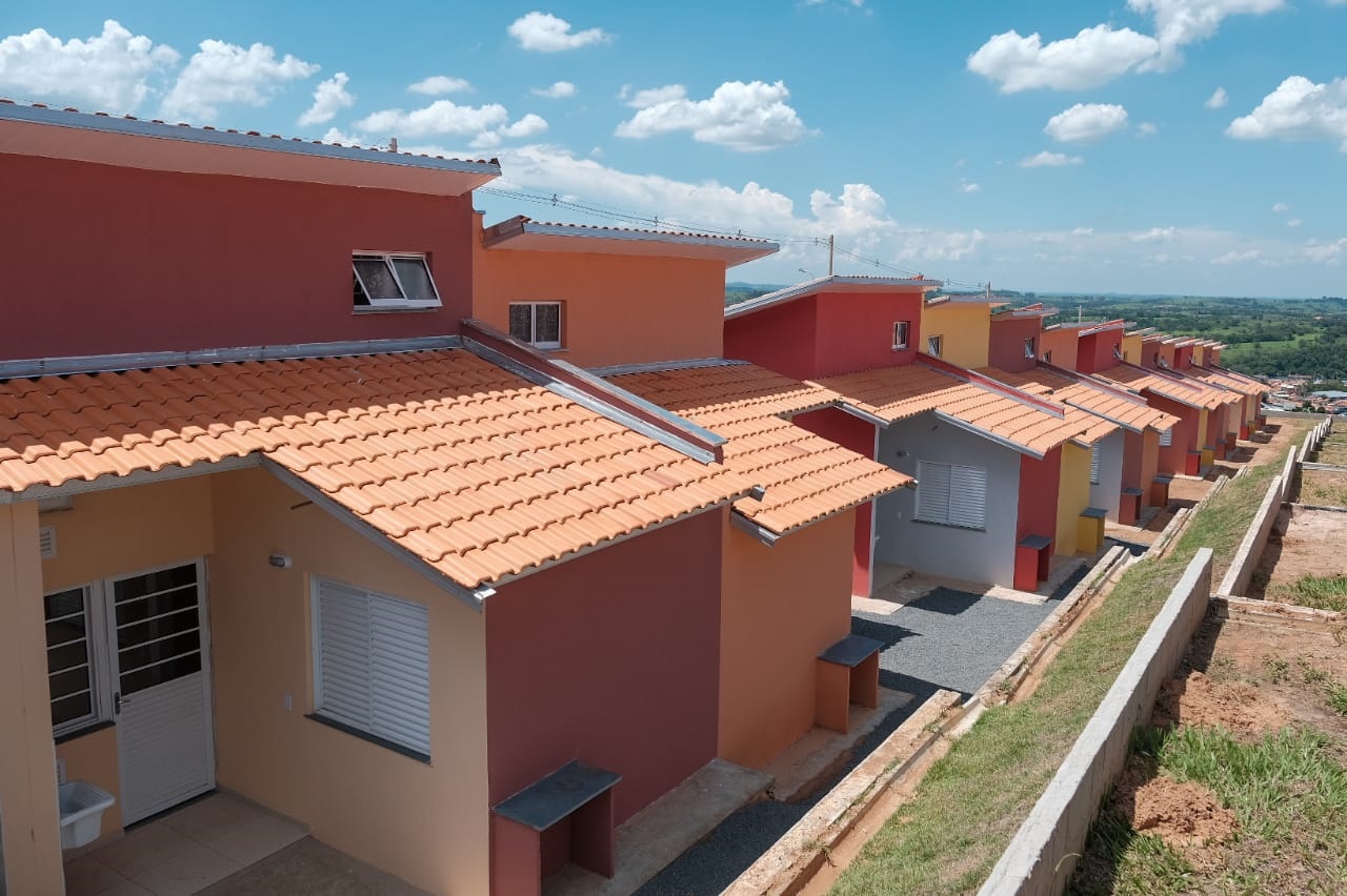 Estatal Paulista da Habitação entrega 120 casas em Torre de Pedra