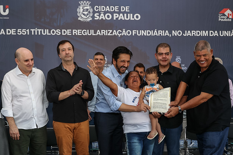 Casa Paulista entrega a regularização fundiária para 618 famílias no Grajaú, Zona Sul da Capital