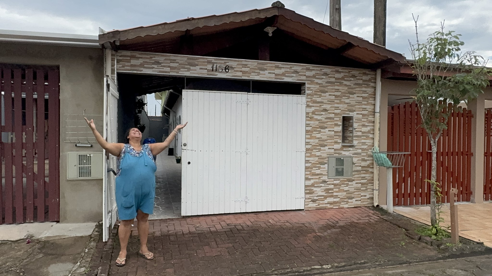 Do Moinho ao litoral: Tatiane recomeça com os filhos em Itanhaém