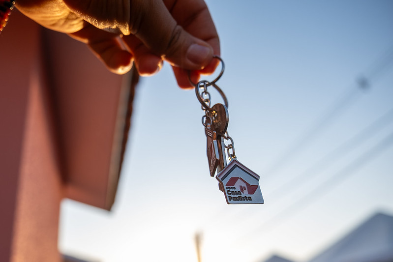 Recomeço com segurança e dignidade: casal da Favela do Moinho se muda para apartamento na Vila Heliópolis